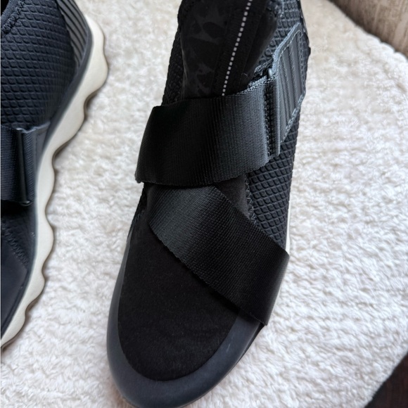 Sorel Black Slip-On Shoes - Picture 3 of 8